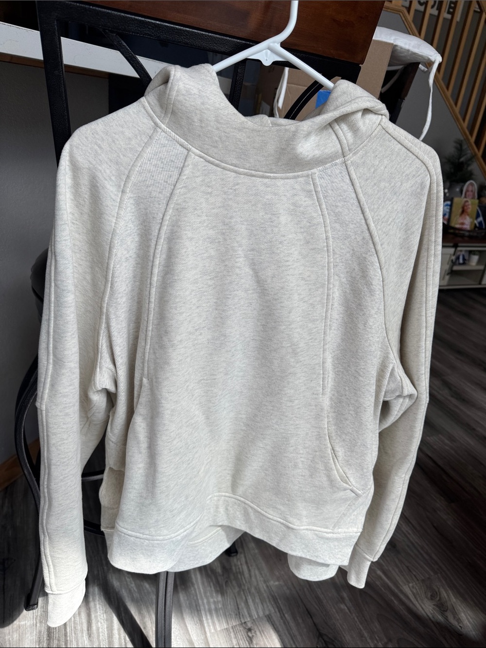 Lululemon Women’s Lightweight Cream & gray speckled cowl neck Hoodie Pullover.
